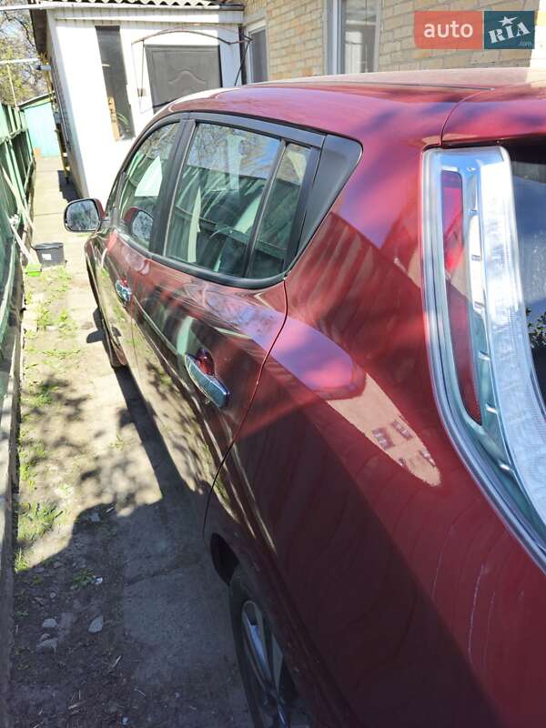Хэтчбек Nissan Leaf 2014 в Черкассах фото 4 Хэтчбек Nissan Leaf 2014 в Черкассах