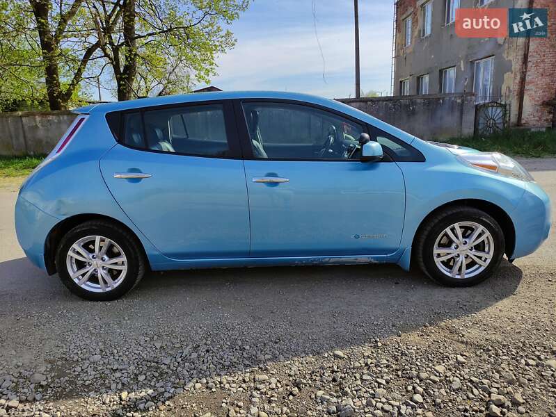 Хэтчбек Nissan Leaf 2015 в Ивано-Франковске