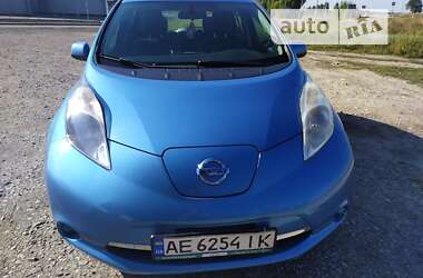 Хетчбек Nissan Leaf 2014 в Дніпрі