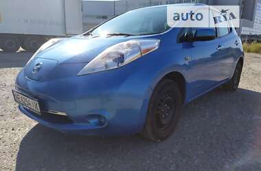 Хетчбек Nissan Leaf 2014 в Дніпрі