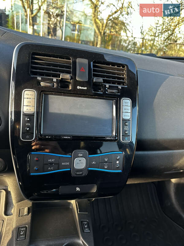 Хэтчбек Nissan Leaf 2013 в Житомире