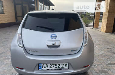 Хэтчбек Nissan Leaf 2015 в Киеве