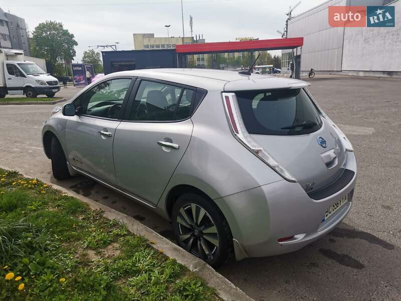 Хэтчбек Nissan Leaf 2016 в Львове