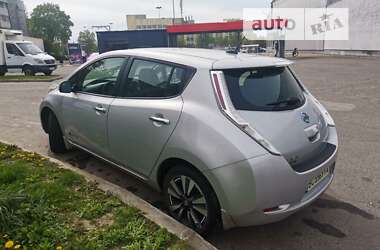 Хэтчбек Nissan Leaf 2016 в Львове