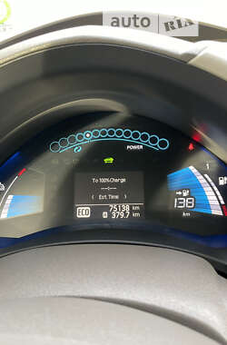 Хэтчбек Nissan Leaf 2011 в Хотине