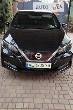 Хэтчбек Nissan Leaf 2018 в Кривом Роге