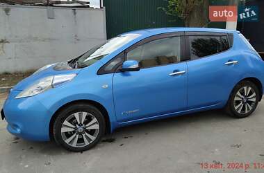 Хетчбек Nissan Leaf 2012 в 