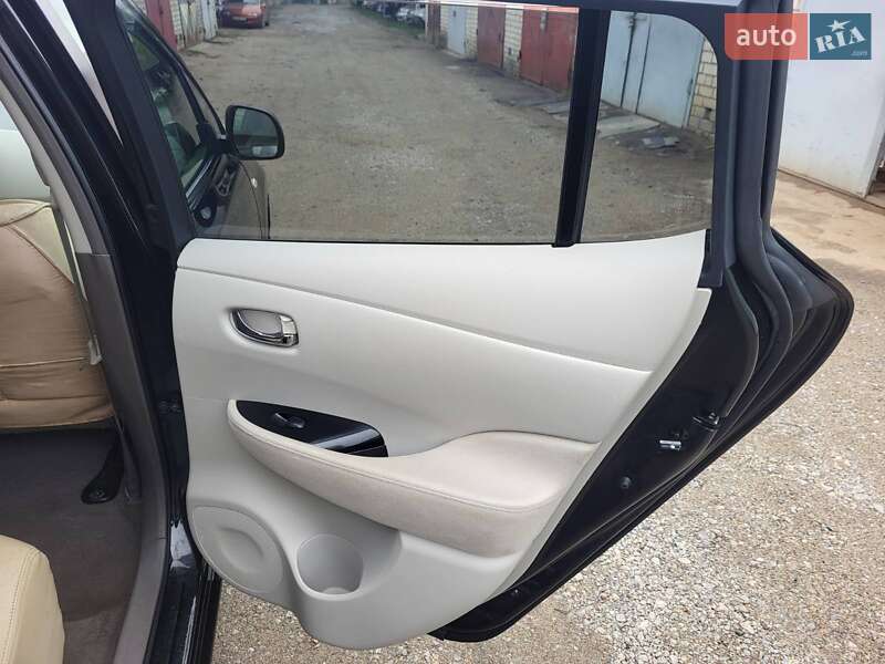 Хэтчбек Nissan Leaf 2011 в Харькове