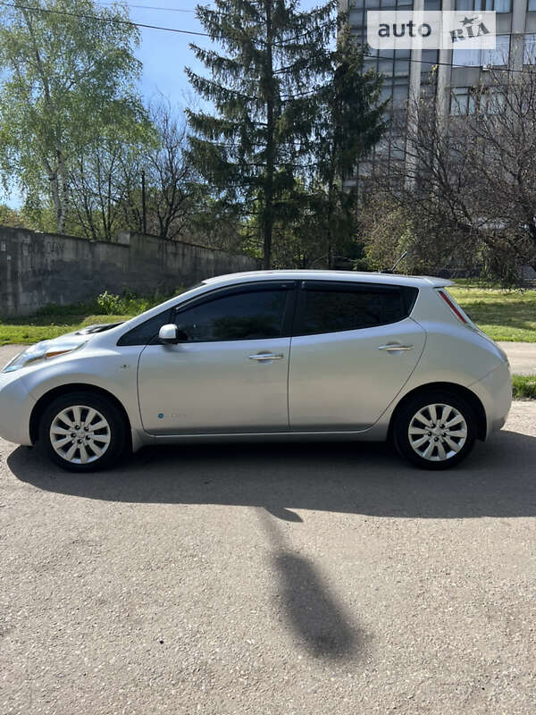 Хэтчбек Nissan Leaf 2013 в Харькове