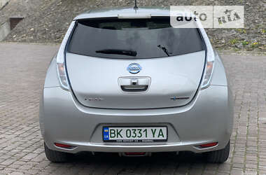 Хэтчбек Nissan Leaf 2013 в Ровно