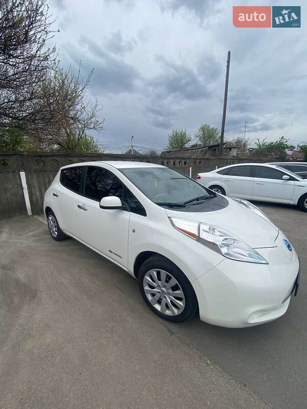 Хетчбек Nissan Leaf 2015 в Броварах