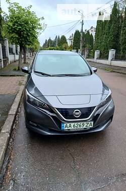 Хэтчбек Nissan Leaf 2018 в Киеве