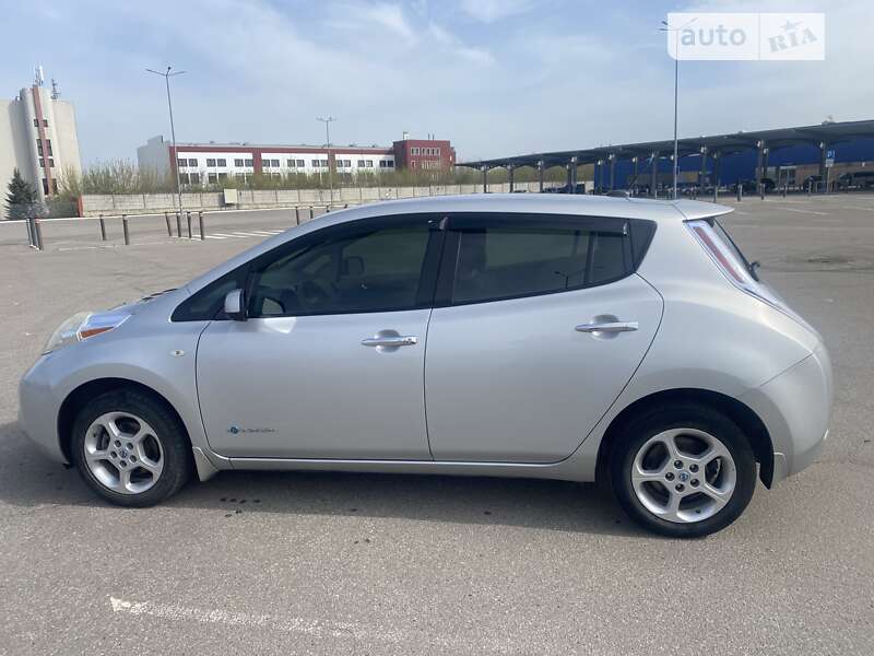 Хетчбек Nissan Leaf 2012 в Харкові