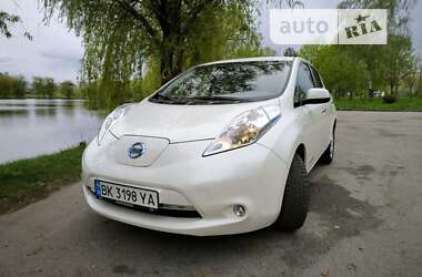 Хэтчбек Nissan Leaf 2016 в Ровно