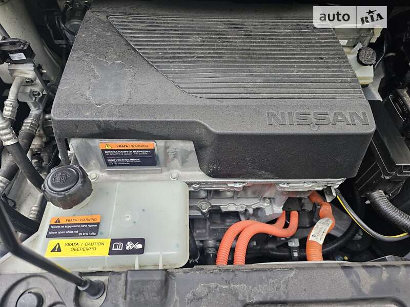 Хэтчбек Nissan Leaf 2021 в Киеве