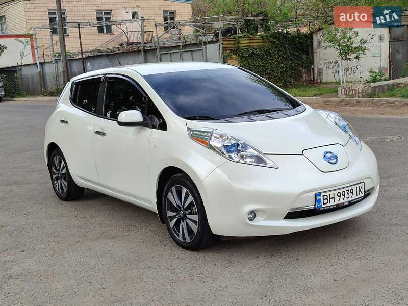 Хетчбек Nissan Leaf 2015 в Одесі