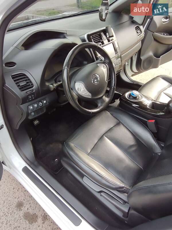 Хетчбек Nissan Leaf 2015 в Одесі