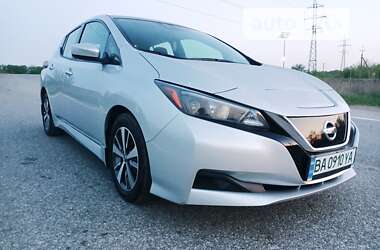 Хэтчбек Nissan Leaf 2022 в Александрие