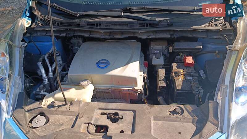 Хэтчбек Nissan Leaf 2015 в Ивано-Франковске