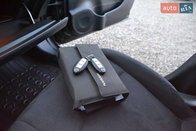 Хэтчбек Nissan Leaf 2014 в Луцке