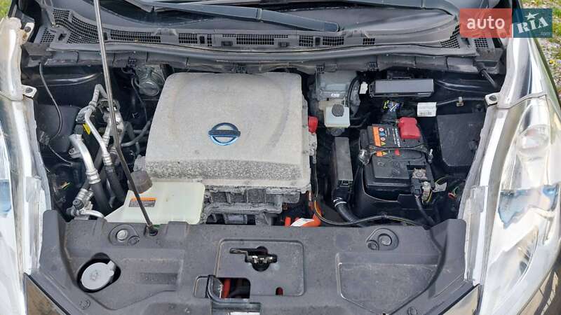 Хетчбек Nissan Leaf 2014 в Житомирі