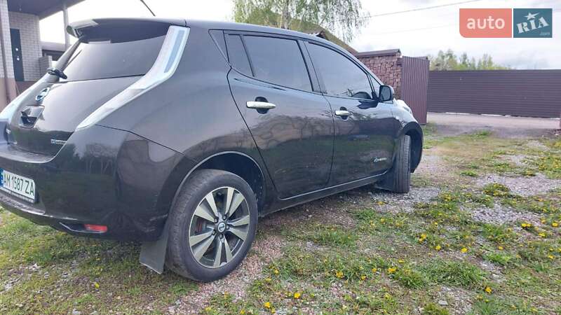 Хетчбек Nissan Leaf 2014 в Житомирі