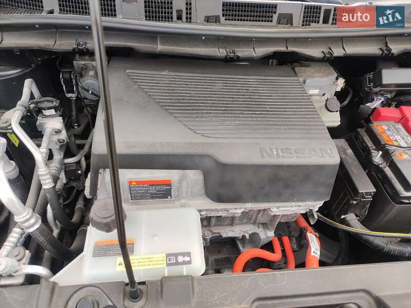 Хэтчбек Nissan Leaf 2018 в Житомире