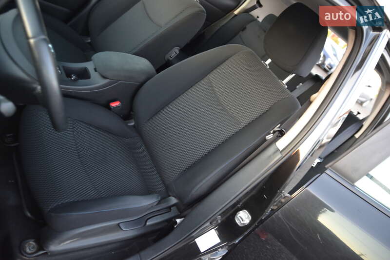 Хетчбек Nissan Leaf 2015 в Луцьку