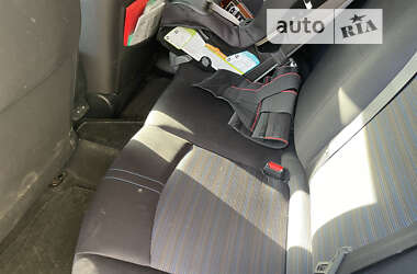 Хэтчбек Nissan Leaf 2021 в 