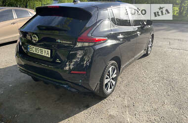 Хэтчбек Nissan Leaf 2021 в 
