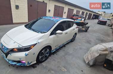 Хетчбек Nissan Leaf 2018 в Черкасах