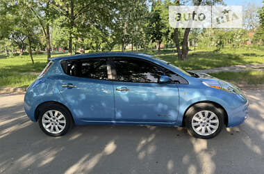 Хэтчбек Nissan Leaf 2012 в Запорожье