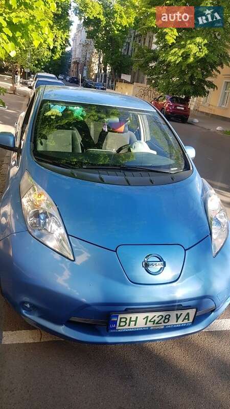 Хэтчбек Nissan Leaf 2013 в Хмельницком