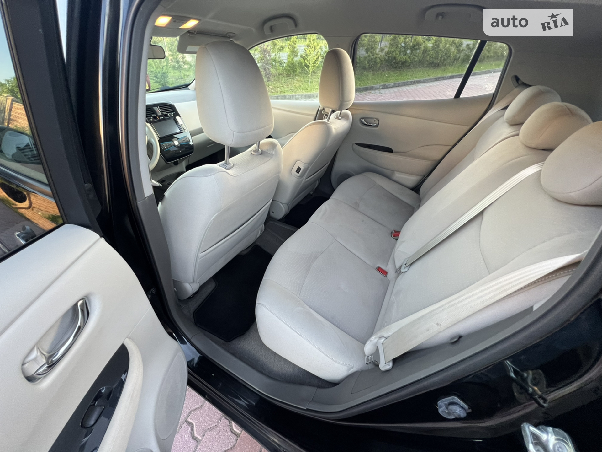 2012 Nissan Leaf - мініатюра 16