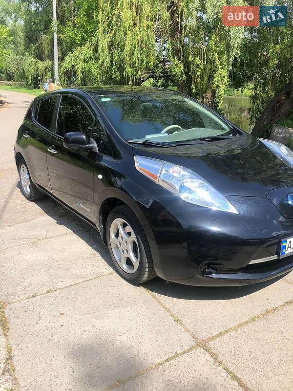 Хетчбек Nissan Leaf 2013 в Києві