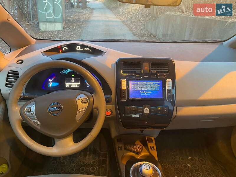Хэтчбек Nissan Leaf 2012 в Виннице