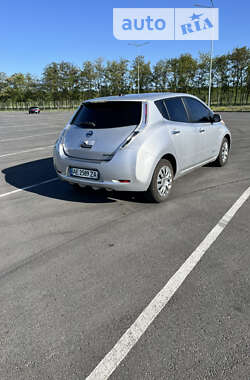 Хэтчбек Nissan Leaf 2015 в Днепре