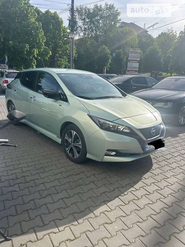 Хетчбек Nissan Leaf 2018 в Чернівцях