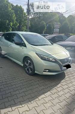 Хэтчбек Nissan Leaf 2018 в Черновцах