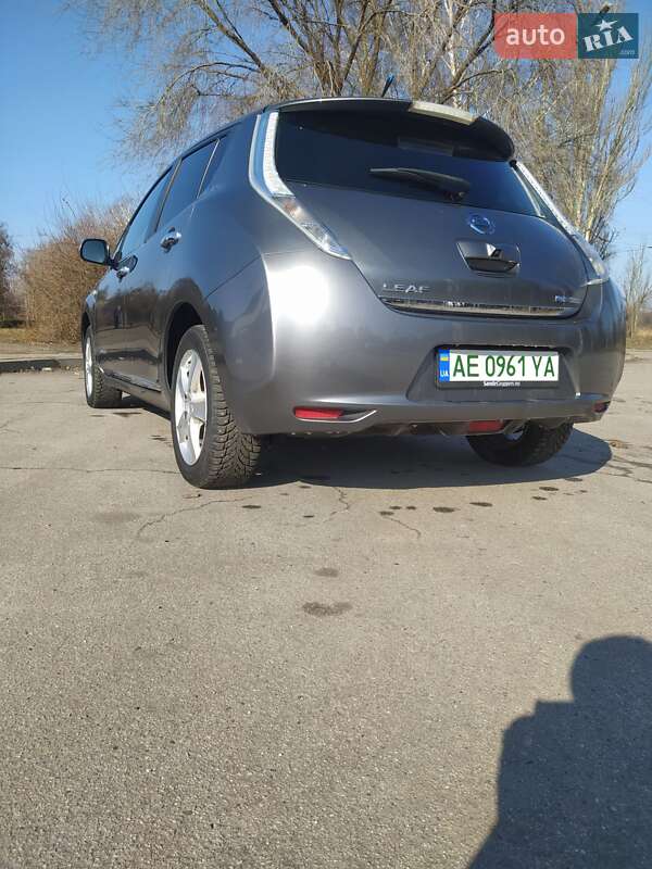 Хэтчбек Nissan Leaf 2013 в Кривом Роге