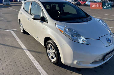 Хетчбек Nissan Leaf 2013 в 
