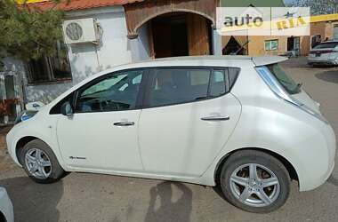 Хэтчбек Nissan Leaf 2013 в Николаеве