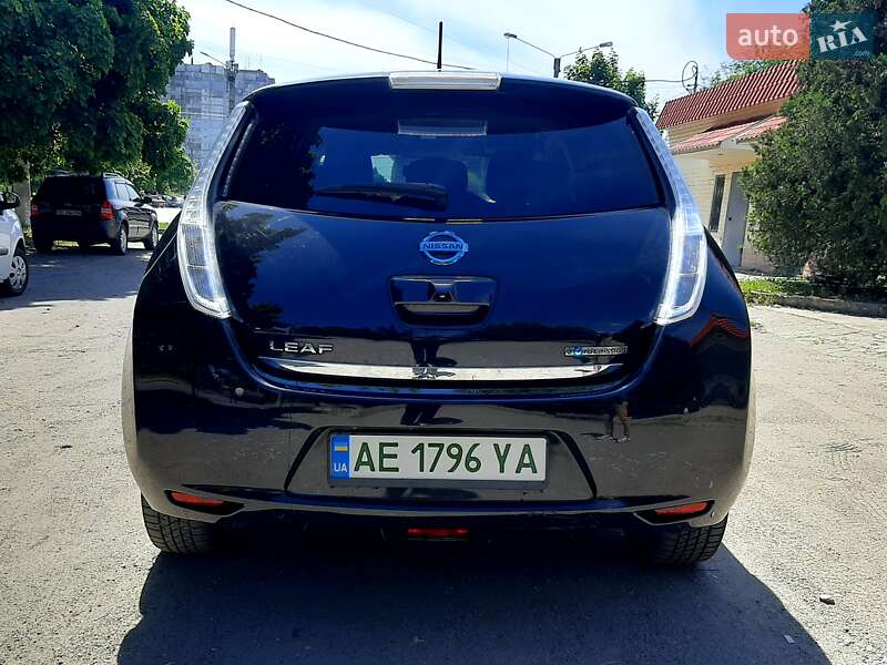 Хетчбек Nissan Leaf 2014 в Дніпрі