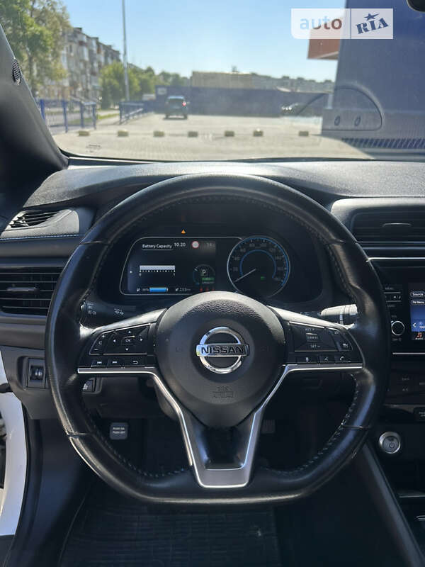 Хэтчбек Nissan Leaf 2019 в Калуше
