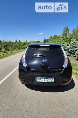 Хэтчбек Nissan Leaf 2014 в Кропивницком