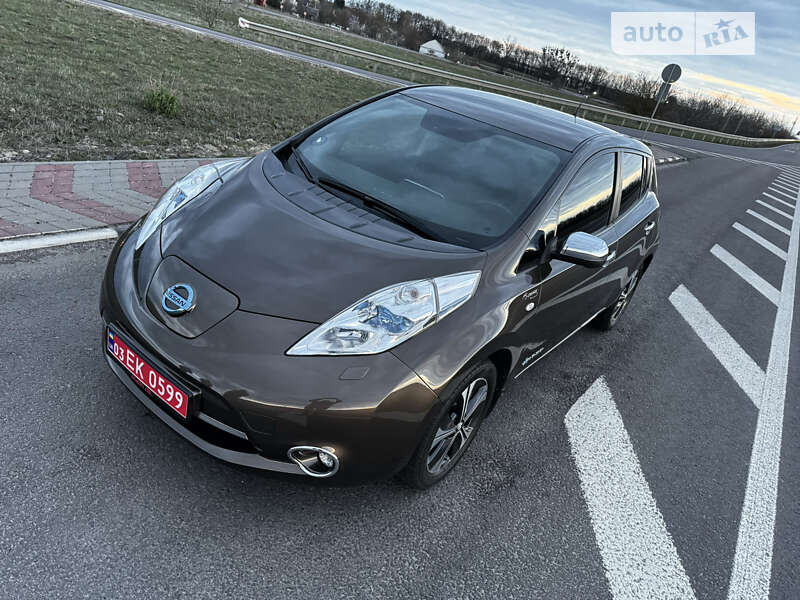 Хетчбек Nissan Leaf 2016 в Луцьку