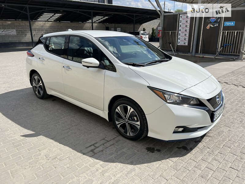 Хэтчбек Nissan Leaf 2020 в Тернополе