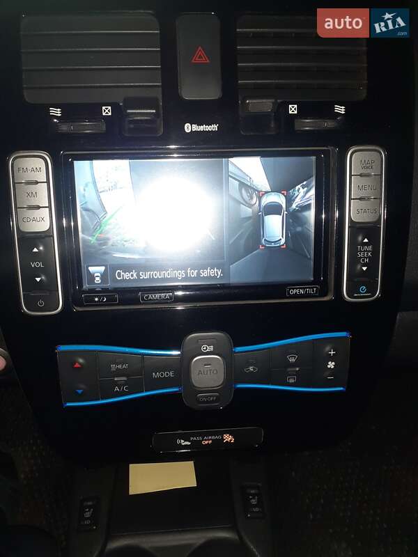 Хэтчбек Nissan Leaf 2014 в Хмельницком