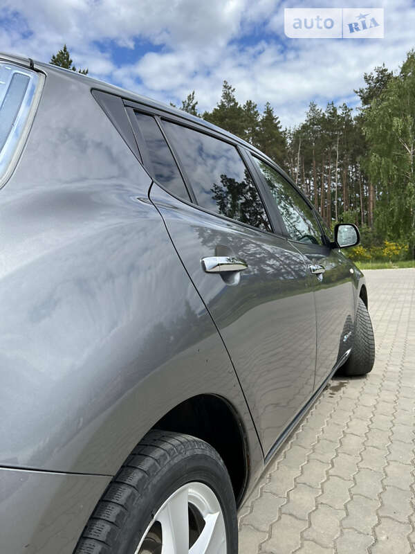 Хэтчбек Nissan Leaf 2014 в Костополе