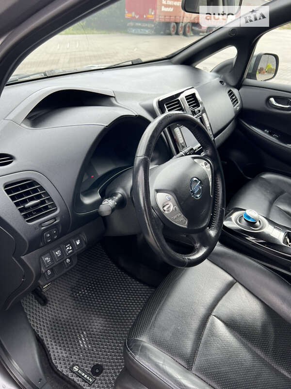 Хэтчбек Nissan Leaf 2014 в Костополе